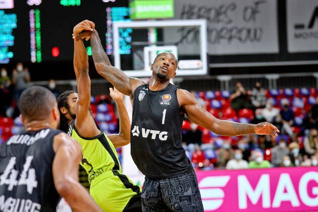 medi Bayreuthvs Hamburg Towers, Basketball, Bundesliga, BBL Pokal, easycredit BBL, Achtelfinale, Spielzeit 2021 2022, 05 10 2021, medi Bayreuth vs Hamurg Towers, Basketball, Bundesliga, BBL Pokal, easycredit BBl, Achtelfinale, Spielzeit 2021 2022, 05 10 2021, Foto EIBNER Thorsten OCHS Bayreuth Copyright: xEibner-Pressefoto ThorstenxOchsx EP_TOS