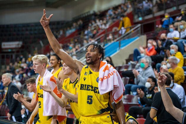 Barry Brown jr MHP Riesen Ludwigsburg, 05 , MHP Riesen Ludwigsburg vs Dinamo Sassari, Basketball, Champions League, Group A, 1 match day, match time 221 22, 05 10 2021, MHP Riesen Ludwigsburg vs Dinamo Sassari, Basketball, Champions League, Group A, 1 match day, match time 221 22, 05 10 2021 Ludwigsburg Copyright: xEibner-Pressefoto SaschaxWaltherx EP_swa