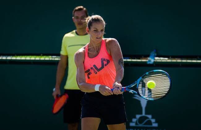 Sport Bilder des Tages Mandatory Credit: Photo by Rob Prange Shutterstock (12524558ec) Karolina Pliskova of the Czech Republic during practice ahead of the 2021 BNP Paribas Open WTA, Tennis Damen 1000 tennis tournament BNP Paribas Open, Tennis, Day 1, Indian Wells Tennis Garden, California, USA - 06 Oct 2021 BNP Paribas Open, Tennis, Day 1, Indian Wells Tennis Garden, California, USA - 06 Oct 2021 Copyright: xRobxPrange Shutterstockx 12524558ec