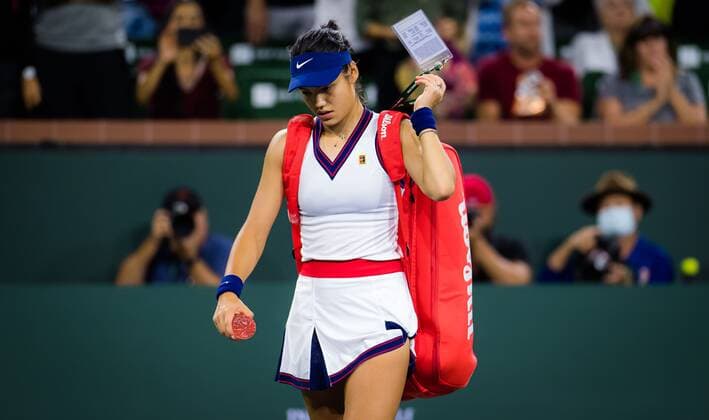 Mandatory Credit: Photo by Rob Prange Shutterstock (12524630di) Emma Raducanu of Great Britain in action during the second round of the 2021 BNP Paribas Open WTA, Tennis Damen 1000 tennis tournament BNP Paribas Open, Tennis, Day 3, Indian Wells Tennis Garden, California, USA - 08 Oct 2021 BNP Paribas Open, Tennis, Day 3, Indian Wells Tennis Garden, California, USA - 08 Oct 2021 Copyright: xRobxPrange Shutterstockx 12524630di