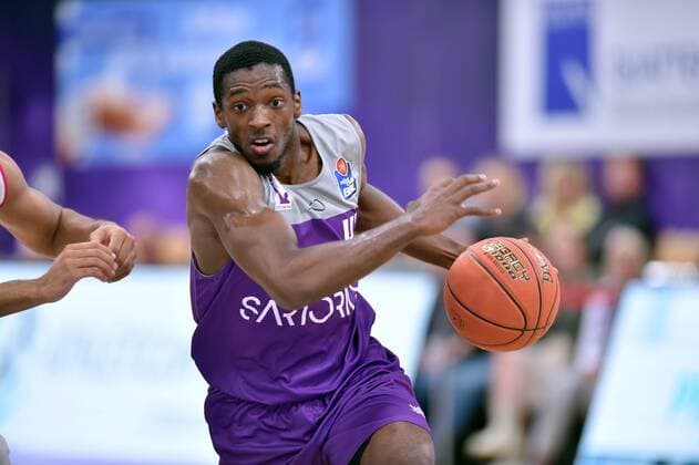 Kamar Baldwin BG Goettingen on the ball , Basketball, Bundesliga, BBL, BG Goettingen Telekom Baskets Bonn, 09 10 2021, BG Goettingen Telekom Baskets Bonn, Basketball, Bundesliga, GER, BBL, 09 10 2021 Goettingen Copyright: xEibner-Pressefotox-xRolandxSippelx