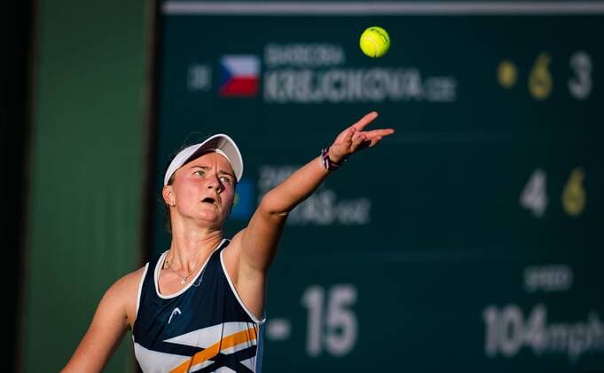 Mandatory Credit: Photo by Rob Prange Shutterstock (12524631fp) Barbora Krejcikova of the Czech Republic in action during the second round at the 2021 BNP Paribas Open WTA, Tennis Damen 1000 tennis tournament BNP Paribas Open, Tennis, Day 4, Indian Wells Tennis Garden, California, USA - 09 Oct 2021 BNP Paribas Open, Tennis, Day 4, Indian Wells Tennis Garden, California, USA - 09 Oct 2021 Copyright: xRobxPrange Shutterstockx 12524631fp