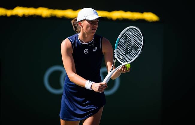 Mandatory Credit: Photo by Rob Prange Shutterstock (12524632f) Iga Swiatek of Poland in action during the third round at the 2021 BNP Paribas Open WTA, Tennis Damen 1000 tennis tournament BNP Paribas Open, Tennis, Day 5, Indian Wells Tennis Garden, California, USA - 10 Oct 2021 BNP Paribas Open, Tennis, Day 5, Indian Wells Tennis Garden, California, USA - 10 Oct 2021 Copyright: xRobxPrange Shutterstockx 12524632f