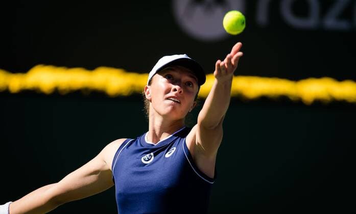 Mandatory Credit: Photo by Rob Prange Shutterstock (12524632a) Iga Swiatek of Poland in action during the third round at the 2021 BNP Paribas Open WTA, Tennis Damen 1000 tennis tournament BNP Paribas Open, Tennis, Day 5, Indian Wells Tennis Garden, California, USA - 10 Oct 2021 BNP Paribas Open, Tennis, Day 5, Indian Wells Tennis Garden, California, USA - 10 Oct 2021 Copyright: xRobxPrange Shutterstockx 12524632a