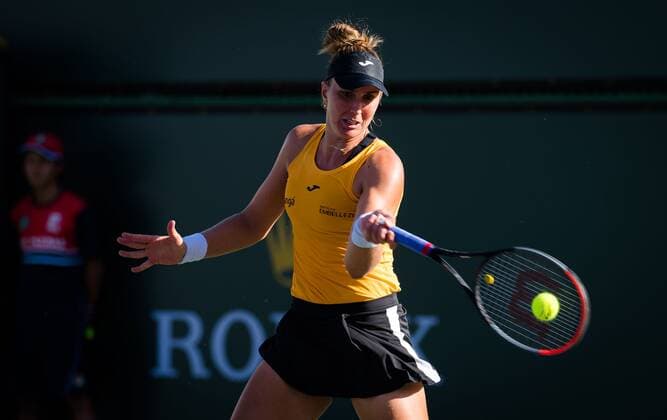 Mandatory Credit: Photo by Rob Prange Shutterstock (12524633bh) Beatriz Haddad Maia of Brazil in action during the third round at the 2021 BNP Paribas Open WTA, Tennis Damen 1000 tennis tournament BNP Paribas Open, Tennis, Day 6, Indian Wells Tennis Garden, California, USA - 11 Oct 2021 BNP Paribas Open, Tennis, Day 6, Indian Wells Tennis Garden, California, USA - 11 Oct 2021 Copyright: xRobxPrange Shutterstockx 12524633bh