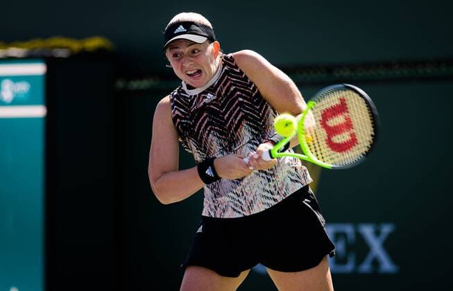 Mandatory Credit: Photo by Rob Prange Shutterstock (12524635t) Jelena Ostapenko of Latvia in action during the fourth round at the 2021 BNP Paribas Open WTA, Tennis Damen 1000 tennis tournament BNP Paribas Open, Tennis, Day 7, Indian Wells Tennis Garden, California, USA - 12 Oct 2021 BNP Paribas Open, Tennis, Day 7, Indian Wells Tennis Garden, California, USA - 12 Oct 2021 Copyright: xRobxPrange Shutterstockx 12524635t