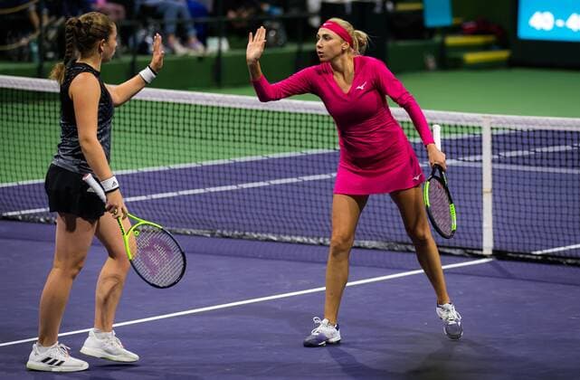 Mandatory Credit: Photo by Rob Prange Shutterstock (12524635gj) Lyudmyla Kichenok of Ukraine & Jelena Ostapenko of Latvia playing doubles at the 2021 BNP Paribas Open WTA, Tennis Damen 1000 tennis tournament BNP Paribas Open, Tennis, Day 7, Indian Wells Tennis Garden, California, USA - 12 Oct 2021 BNP Paribas Open, Tennis, Day 7, Indian Wells Tennis Garden, California, USA - 12 Oct 2021 Copyright: xRobxPrange Shutterstockx 12524635gj