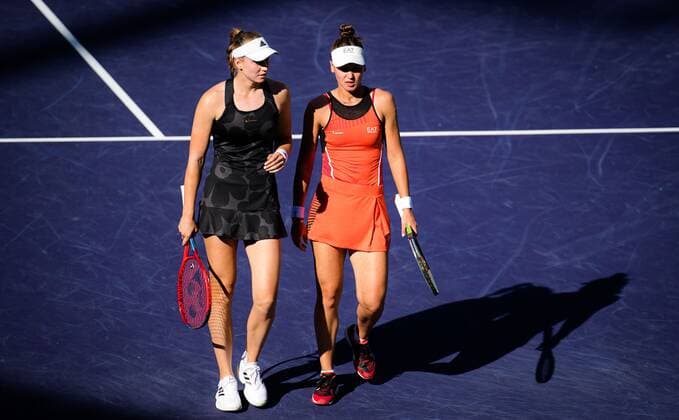 Mandatory Credit: Photo by Rob Prange Shutterstock (12524637ce) Elena Rybakina of Kazakhstan & Veronika Kudermetova of Russia playing doubles at the 2021 BNP Paribas Open WTA, Tennis Damen 1000 tennis tournament BNP Paribas Open, Tennis, Day 9, Indian Wells Tennis Garden, California, USA - 14 Oct 2021 BNP Paribas Open, Tennis, Day 9, Indian Wells Tennis Garden, California, USA - 14 Oct 2021 Copyright: xRobxPrange Shutterstockx 12524637ce