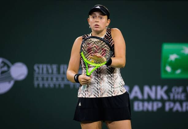 Mandatory Credit: Photo by Rob Prange Shutterstock (12524639af) Jelena Ostapenko of Latvia in action during the semi-final of the 2021 BNP Paribas Open WTA, Tennis Damen 1000 tennis tournament BNP Paribas Open, Tennis, Day 10, Indian Wells Tennis Garden, California, USA - 15 Oct 2021 BNP Paribas Open, Tennis, Day 10, Indian Wells Tennis Garden, California, USA - 15 Oct 2021 Copyright: xRobxPrange Shutterstockx 12524639af