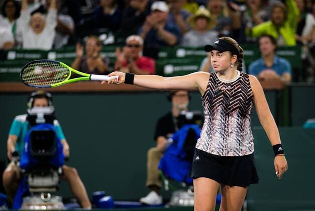 Mandatory Credit: Photo by Rob Prange Shutterstock (12524639w) Jelena Ostapenko of Latvia in action during the semi-final of the 2021 BNP Paribas Open WTA, Tennis Damen 1000 tennis tournament BNP Paribas Open, Tennis, Day 10, Indian Wells Tennis Garden, California, USA - 15 Oct 2021 BNP Paribas Open, Tennis, Day 10, Indian Wells Tennis Garden, California, USA - 15 Oct 2021 Copyright: xRobxPrange Shutterstockx 12524639w
