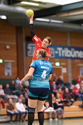 Handball I Women I Season 2021 2022 I 1 HBF I 5 Matchday I Buxtehuder SV HSG Bensheim Auerbach I 16 10 2021 Throw by Ines Ivancok 29, HSG Bensheim Auerbach Flames Copyright: xBEAUTIFULxSPORTS Schlikisx