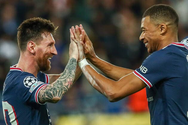 Goal, goal celebration, to make it 3 2 by Lionel Messi Paris Saint Germain PSG, 30 , FRA, Paris Saint Germain PSG vs RB Leipzig, UEFA Champions League Group A, group stage, match day 3, season 2021 2022, 19 10 2021, DFB DFL regulations prohibit any use of photographs as image sequences and or quasi video , FRA, Paris Saint Germain PSG vs RB Leipzig, UEFA Champions League Group A, group stage, match day 3, season 2021 2022, 19 10 2021 Paris Copyright: xEibner-Pressefoto GabrielxBoiax EP_EER