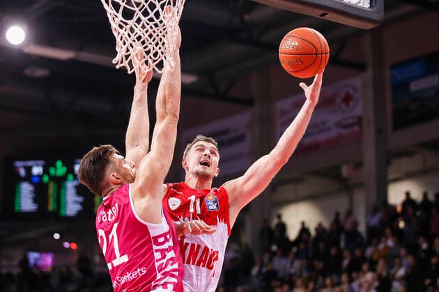 GER, Bonn, Telekom Dome, 06 11 2021, emspor, emonline, despor, deonline, Telekom Baskets Bonn vs s Oliver Wuerzburg, easyCredit BBL, Matchday 7 Picture v l Leon Kratzer Telekom Baskets Bonn vs Tomasz Gielo s Oliver Wuerzburg Copyright: HMBxMedia JulienxBecker