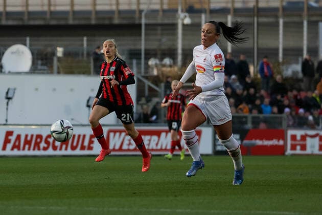 Antonia Bauer 1 FC Koeln, 21 and Irina Pando Bayer04 Leverkusen, 21 Bayer 04 Leverkusen vs 1 FC Koeln, Football, 2 Women Bundesliga, Matchday 7, Season 2021 2022, 07 11 2021, Bayer 04 Leverkusen vs 1 FC Koeln, Football, 2 Women Bundesliga, Matchday 7, Season 2021 2022, 07 11 2021 Copyright: xEibner-Pressefoto SaraxRoustax EP_SRA