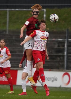 14 11 2021, Frauen Fussball GER, Saison 21 22, 2 Bundesliga , 1 FC Köln 1,FFC Turbine Potsdam , Franz Kremer stadion Köln Karem Holmgaard 1 FFC Turbine Potsdam, Adriana Achcinska, , , Foto Chai von der Laage DFL regulations prohibit any use of photographs as image sequences and or quasi video EDITORIAL USE ONLY