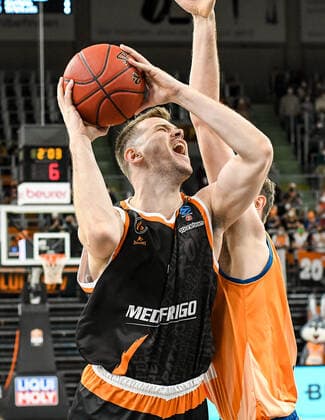 GER, EuroCup, ratiopharm Ulm vs Promitheas Patras 17 11 2021, ratiopharm arena, New Ulm, GER, EuroCup, ratiopharm Ulm vs Promitheas Patras, pictured Dimitris Agravanis Patras, 7 , Philipp Herkenhoff Ulm, 14 nordphotoxGmbHx xHafner nph00200
