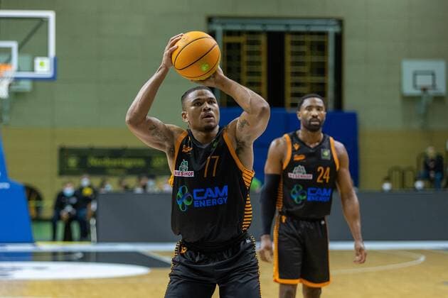 Tyrone Nash Rasta Vechta, 77 Tigers Tuebingen vs Rasta Vechta, 2 Basketball Bundesliga, Pro A, Barmer 2 Basketball, 11 Spieltag , Spielzeit 2021 2022, 20 11 2021 Tigers Tuebingen vs Rasta Vechta, 2 Basketball Bundesliga, Pro A, Barmer 2 Basketball, 11 Spieltag , Spielzeit 2021 2022, 20 11 2021 Rottenburg am Neckar Copyright: xNinaxSanderx xEibnerxPressefotox EP_NSR