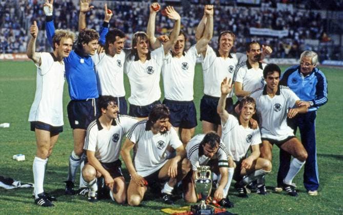 22 06 1980 22 06 1980, European Football Championship 1980 in Italy, Final, FRG Germany DFB Belgium 2 1 Team Germany Squad with the Cup Trophy Top row f l Karl Heinz Rummenigge, Harald Toni Schumacher, Bernd Cullmann, Bernd Schuster, Hans Peter Briegel, Horst Hrubesch, Uli Stielike, Jupp Derwall Coach Bottom row f l Klaus Allofs, Manfred Kaltz, Bernhard Dietz, Karlheinz Förster, Hansi Müller
