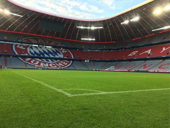 Football 1 BL FC Bayern Muenchen, Allianz Arena, stadium, football stadium, interior, lawn, ghost game, ghost games, empty, empty, Corona fear, pandemic, Corona wave, Omicron, virus, spectator numbers, PHOTO Mladen Lackovic LakoPress