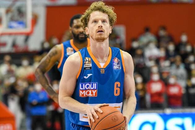 Per Günther 9 matchday, Basketball Bundesliga, Basketball season 2021 2022, Germany, easyCredit BBL, Germany, Giessen 46ers, giessen red, men, Jobstairs GIESSEN 46ers ratiopharm Ulm, men, Ulm orange