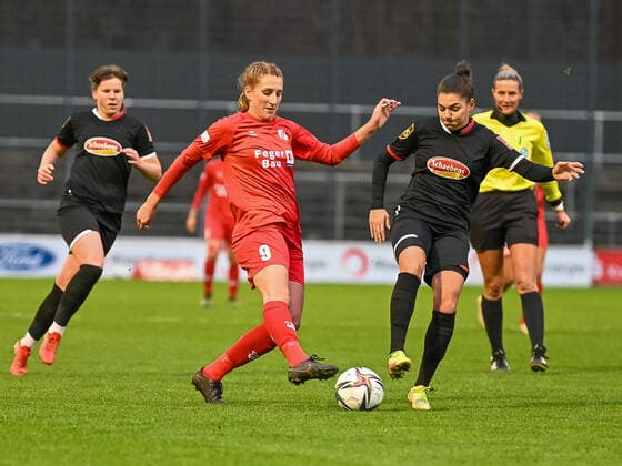 Doerthe Hoppius SC Sand, 09 and Manjou Wilde 1 FC Köln, 07 1 FC Koeln vs SC Sand, Football, Womens Bundesliga, Matchday 10, 2021 2022, 05 12 2021 DFL DFB REGULATES PROHIBIT ANY USE OF PHOTOGRAPHS AS IMAGE SEQUENCES AND OR QUASI VIDEO 1 FC Koeln vs SC Sand, Football, Womens Bundesliga, Matchday 10, Season 2021 2022, 05 12 2021 Koeln Copyright: xEibner-Pressefotox EP_THR