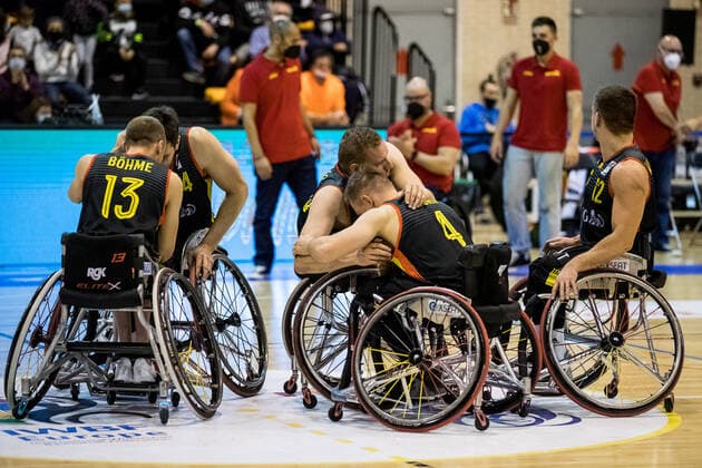 European Championship Wheelchair Basketball 08 12 2021 MADRID, SPAIN December 8 Wheelchair Basketball, Spain vs Germany Men, on Day 5 of the European Championship Wheelchair Basketball on 08 12 2021 at Polid Municipal Francisco Fernandez Ochoa in Madrid, Spain Cheering after the win Thomas Boehme Germany, 13 , Aliaksandr Halouski Germany, 14 , Jan Haller Germany, 10 , Philip Schorp Germany, 4 , Jens Albrecht Germany, 12 Copyright: xBEAUTIFULxSPORTS Wunderlx
