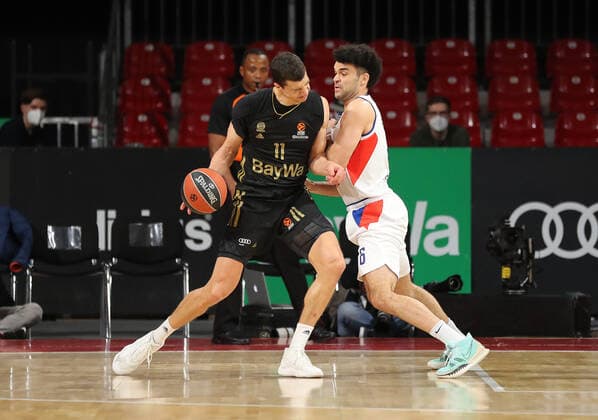 Duel between Vladimir Lucic Bayern Basketball, 11 and Elijah Bryant Anadolu Istanbul, 6 GER, FC Bayern Basketball vs Anadolu EFES Istanbul, Basketball, EuroLeague, Season 2021 2022, 09 12 2021, GER, FC Bayern Basketball vs Anadolu EFES Istanbul, Basketball, EuroLeague, Season 2021 2022, 09 12 2021, Munich. Copyright: xEIBNER MarcelxEngelbrechtx EP_EER