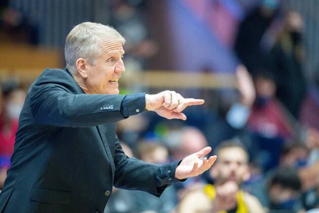 John Patrick MHP Riesen Ludwigsburg, Head Coach , GER, Hakro Merlins Crailsheim vs MHP Riesen Ludwigsburg, Basketball, Bundesliga, easycredit, 10 Spieltag, Spielzeit 2021 2022, 11 12 2021, GER, Hakro Merlins Crailsheim vs MHP Riesen Ludwigsburg, Basketball, Bundesliga, easycredit, 10 Spieltag, Spielzeit 2021 2022, 11 12 2021 Ludwigsburg Copyright: xEibner-Pressefoto SaschaxWaltherx EP_EER