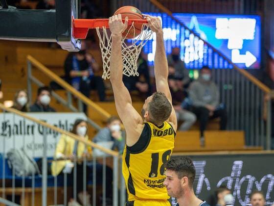 Jonas Wahlfarth Bottermann MHP Riesen Ludwigsburg, 18 , GER, Hakro Merlins Crailsheim vs MHP Riesen Ludwigsburg, Basketball, Bundesliga, easycredit, 10 Spieltag, Spielzeit 2021 2022, 11 12 2021, GER, Hakro Merlins Crailsheim vs MHP Riesen Ludwigsburg, Basketball, Bundesliga, easycredit, 10 Spieltag, Spielzeit 2021 2022, 11 12 2021 Ludwigsburg Copyright: xEibner-Pressefoto SaschaxWaltherx EP_EER