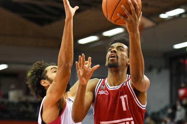 11 Matchday, Basketball Bundesliga, Basketball Season 2021 2022, Germany, easyCredit BBL, Germany, Giessen 46ers, giessen red, Men, Jobstairs GIESSEN 46ers Telekom Baskets Bonn, Men, Bonn in white
