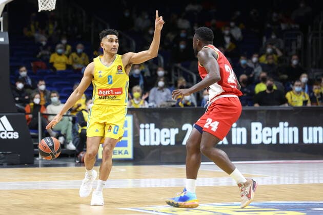 DEU, Euroleague, ALBA vs AS Monaco, 22 12 2021, Mercedes Benz Arena, Berlin, DEU, Euroleague, ALBA vs AS Monaco, in picture Maodo Lo ALBA Berlin 0 , Yakuba Ouattara AS Monaco 24 nordphotoxGmbHx xEngler nph00076