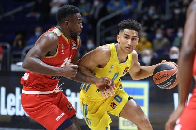DEU, Euroleague, ALBA vs AS Monaco, 22 12 2021, Mercedes Benz Arena, Berlin, DEU, Euroleague, ALBA vs AS Monaco, in picture Maodo Lo ALBA Berlin 0 , Yakuba Ouattara AS Monaco 24 nordphotoxGmbHx xEngler nph00076