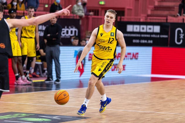 Aatu Kivimaeki Tigers Tuebingen, 12 Tigers Tuebingen vs wiha Panthers Schwenningen, 2 Basketball Bundesliga, Pro A, Barmer 2 Basketball, 15 Spieltag , Spielzeit 2021 2022, 23 12 2021 Tigers Tuebingen vs wiha Panthers Schwenningen, 2 Basketball Bundesliga, Pro A, Barmer 2 Basketball, 15 Spieltag , Spielzeit 2021 2022, 23 12 2021 Tuebingen Copyright: xNinaxSanderx xEibnerxPressefotox EP_NSR