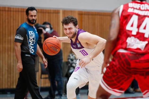 GER, Wuerzburg, s Oliver Arena, 27 12 2021, emspor, emonline, despor, deonline, s Oliver Wuerzburg vs BG Goettingen, easyCredit BBL, matchday 13 picture Haris Hujic BG Goettingen Copyright: HMBxMedia JulienxBecker