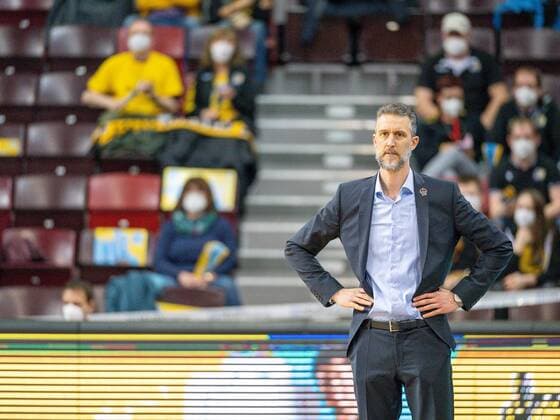 Pete Strobl JobStairs Giessen 46ers, Head Coach , GER, MHP Riesen Ludwigsburg vs JobStairs Giessen 46ers, Basketball, Bundesliga, easycredit, 14 Spieltag, Spielzeit 2021 2022, 29 12 2021, GER, MHP Riesen Ludwigsburg vs JobStairs Giessen 46ers, Basketball, Bundesliga, easycredit, 14 Spieltag, Spielzeit 2021 2022, 29 12 2021 Ludwigsburg Copyright: xEibner-Pressefoto SaschaxWaltherx EP_EER