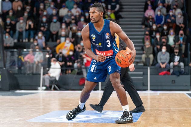 Jaleen Smith ALBA Berlin 3 Hamburg Towers vs ALBA Berlin, Basketball, Bundesliga, Hauptrunde, Spieltag 15, Saison 2021 2022, 02 01 2022 Marcel von Fehrn Hamburg Towers vs ALBA Berlin, Basketball, Bundesliga, Hauptrunde, Spieltag 15, Saison 2021 2022, 02 01 2022 Hamburg Copyright: xEibnerxPressefoto MarcelxvonxFehrnx EP_MFN