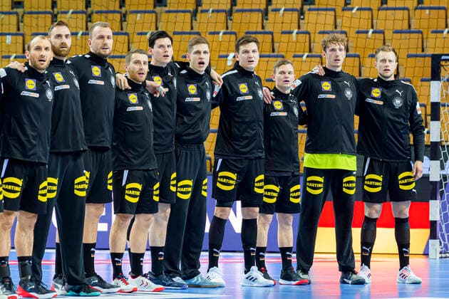 Wetzlar, Germany 09 January 2022 DHB Men Test Match, EHF EM 2022, Germany vs France v li Marcel Schiller Germany FrischAuf Goeppingen , Torhueter Andreas Wolff Germany Kielce , Julius Kühn Kuehn Germany MT Melsungen , Lukas Mertens Germany Magdeburg , Simon Ernst Germany Leipzig , Torhueter Joel Birlehm Germany Leipzig , Christoph Steiner Germany , Timo Kastening Germany MT Melsungen , Till Klimpke Germany HSG Wetzlar , Luca Witzke Germany Leipzig Wetzlar Rittal Arena Germany