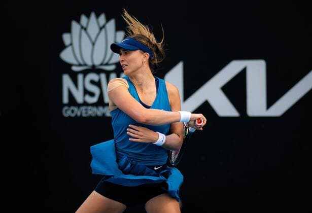 Mandatory Credit: Photo by Rob Prange Shutterstock (12751288er) Paula Badosa of Spain in action during the quarter-final of the 2022 Sydney Tennis Classic WTA, Tennis Damen 500 tennis tournament Sydney Tennis Classic, Day 4, Tennis, Olympic Park, Sydney, Australia - 13 Jan 2022 Sydney Tennis Classic, Day 4, Tennis, Olympic Park, Sydney, Australia - 13 Jan 2022 Copyright: xRobxPrange Shutterstockx 12751288er