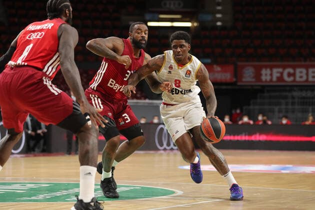 Duel between K C Rivers Bayern Basketball, 3 and Dwayne Bacon AS Monaco, 8 GER, FC Bayern Basketball vs AS Monaco, Basketball, EuroLeague, 2021 2022 season, 13 01 2022, GER, FC Bayern Basketball vs AS Monaco, Basketball, EuroLeague, 2021 2022 season, 13 01 2022 Munich. Copyright: xEIBNER MarcelxEngelbrechtx EP_EER