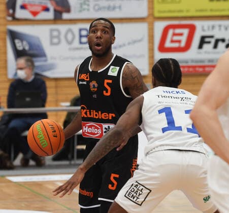 Demarkus Stuckey Schwenningen 5 , VfL Sparkassenstars Bochum vs wiha Panthers Schwenningen, Basketball, 2 Bundesliga, 19 Spieltag, 14 01 2022, VfL Sparkassenstars Bochum vs wiha Panthers Schwenningen, Basketball, 2 Bundesliga, 19 Spieltag, 14 01 2022, Photo EIBNER Joerg Niebergall Bochum Copyright: xJoergxNiebergall Eibner-Pressefox EP_JNL