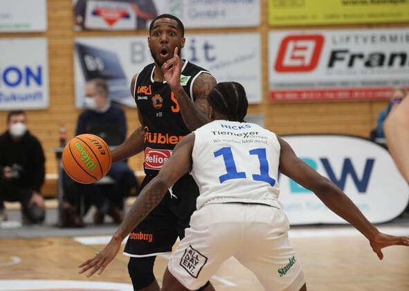 Demarkus Stuckey Schwenningen 5 , VfL Sparkassenstars Bochum vs wiha Panthers Schwenningen, Basketball, 2 Bundesliga, 19 Spieltag, 14 01 2022, VfL Sparkassenstars Bochum vs wiha Panthers Schwenningen, Basketball, 2 Bundesliga, 19 Spieltag, 14 01 2022, Photo EIBNER Joerg Niebergall Bochum Copyright: xJoergxNiebergall Eibner-Pressefox EP_JNL