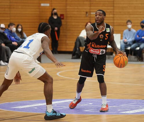 Demarkus Stuckey Schwenningen 5 , VfL Sparkassenstars Bochum vs wiha Panthers Schwenningen, Basketball, 2 Bundesliga, 19 Spieltag, 14 01 2022, VfL Sparkassenstars Bochum vs wiha Panthers Schwenningen, Basketball, 2 Bundesliga, 19 Spieltag, 14 01 2022, Photo EIBNER Joerg Niebergall Bochum Copyright: xJoergxNiebergall Eibner-Pressefox EP_JNL