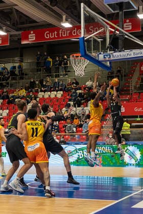 Tyler Cheese TEAM Ehingen Urspring, 04 throws to the basket of Phoenix Hagen, Phoenix Hagen vs TEAM Ehingen Urspring, BARMER 2 Basketball Bundesliga, 20 Spieltag, Saison 2021 2022, 15 01 2022 Phoenix Hagen vs TEAM Ehingen Urspring, BARMER 2 Basketball Bundesliga, 20 Spieltag, Saison 2021 2022, 15 01 2022 Hagen Copyright: xFabianxFriesex xEibner-Pressefotx EP_FFE