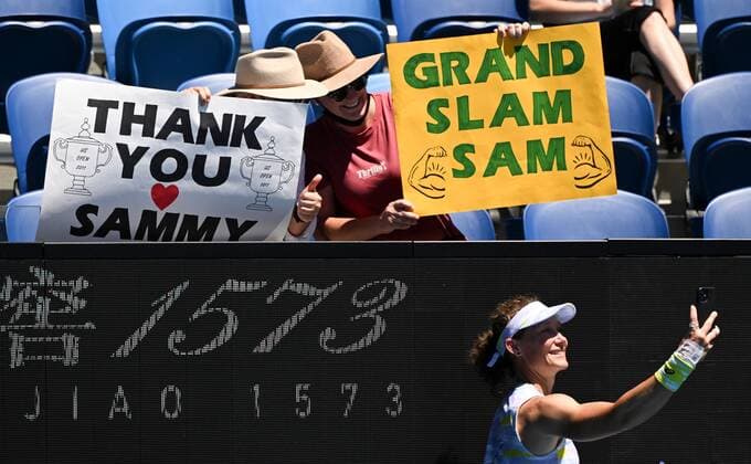 Mandatory Credit: Photo by James Gourley Shutterstock (12765058cr) Australian fans supporting Samantha Stosur as she takes a selfie with them Australian Open, Day Four, Tennis, Melbourne Park, Melbourne, Australia - 20 Jan 2022 Australian Open, Day Four, Tennis, Melbourne Park, Melbourne, Australia - 20 Jan 2022 Copyright: xJamesxGourley Shutterstockx 12765058cr