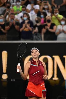 Mandatory Credit: Photo by James Gourley Shutterstock (12765086ij) Amanda Anisimova celebrates victory in her third round match Australian Open, Day Five, Tennis, Melbourne Park, Melbourne, Australia - 21 Jan 2022 Australian Open, Day Five, Tennis, Melbourne Park, Melbourne, Australia - 21 Jan 2022 Copyright: xJamesxGourley Shutterstockx 12765086ij