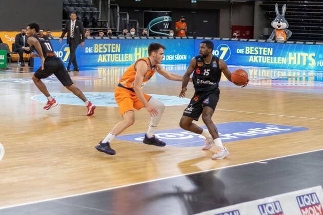 Frantz MASSENAT Niners Chemnitz, 15 Ratiopharm Ulm vs Niners Chemnitz, Basketball, Basketball Bundesliga, 18 Spieltag, 2021 2022, 22 01 2021, Ratiopharm Ulm vs Niners Chemnitz, Basketball, Basketball Bundesliga, 18 Spieltag, 2021 2022, 22 01 2021 New Ulm. Copyright: xEibner-Pressefotox EP_FMR