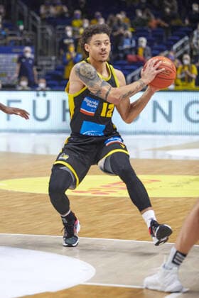 Attack MHP Ludwigburg,Jonah Radebaugh MHP Riesen Ludwigsburg, 12 ,GER,Basketball,BBL,18 Spieltag,Saison 2021 2022,Alba Berlin vs MHP Riesen Ludwigsburg,23 01 2022, 15 00, GER, Basketball,BBL,18 Spieltag,Saison 2021 2022,Alba Berlin vs MHP Riesen Ludwigsburg,23 01 2022, 15 00,Foto Eibner Gerd Gruhn Berliin Copyright: xGerdxGruhnx EP_GGN
