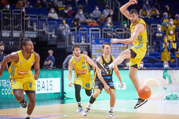 Description,player,GER,Basketball,BBL,18 matchday,season 2021 2022,Alba Berlin vs MHP Riesen Ludwigsburg,23 01 2022, 15 00, GER, Basketball,BBL,18 matchday,season 2021 2022,Alba Berlin vs MHP Riesen Ludwigsburg,23 01 2022, 15 00,Foto Eibner Gerd Gruhn Berliin Copyright: xGerdxGruhnx EP_GGN