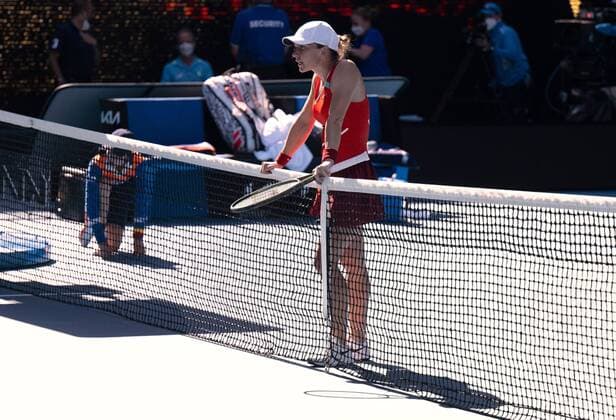 Mandatory Credit: Photo by James Gourley Shutterstock (12765100cu) Simona Halep after defeat Australian Open, Day Eight, Tennis, Melbourne Park, Melbourne, Australia - 24 Jan 2022 Australian Open, Day Eight, Tennis, Melbourne Park, Melbourne, Australia - 24 Jan 2022 Copyright: xJamesxGourley Shutterstockx 12765100cu