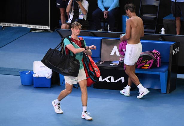 Mandatory Credit: Photo by James Gourley Shutterstock (12773752fc) Denis Shapovalov and Rafael Nadal at the end of their quarter-final match Australian Open, Day Nine, Tennis, Melbourne Park, Melbourne, Australia - 25 Jan 2022 Australian Open, Day Nine, Tennis, Melbourne Park, Melbourne, Australia - 25 Jan 2022 Copyright: xJamesxGourley Shutterstockx 12773752fc